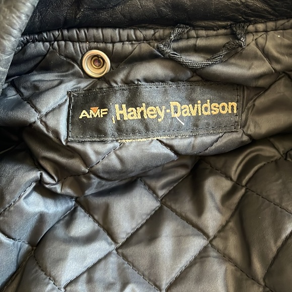 Woman’s Harley-Davidson leather motorcycle jacket - Picture 9 of 10